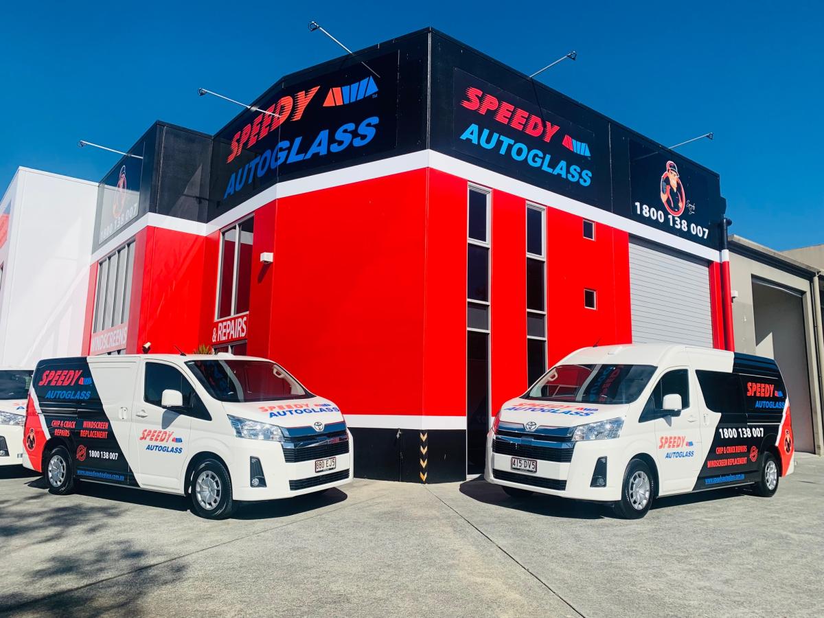 Speedy autoglass store front